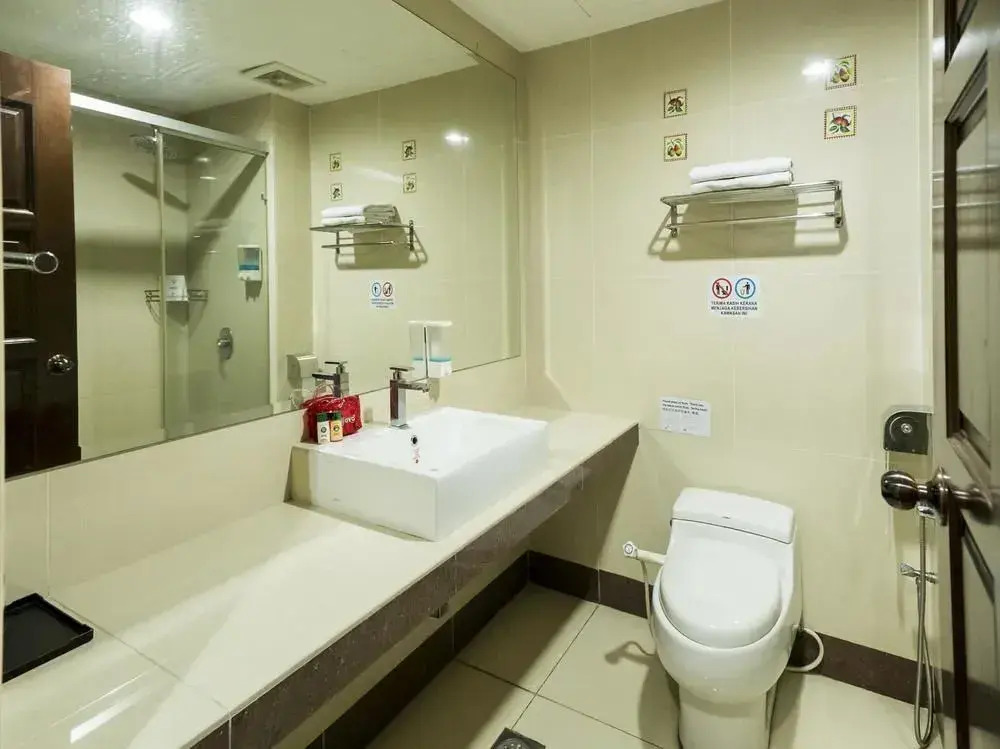 OYO 244 Family Hotel