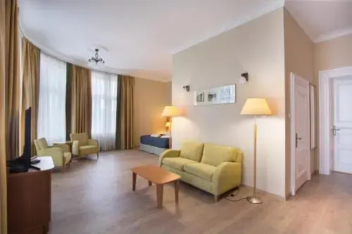 Brass Suites