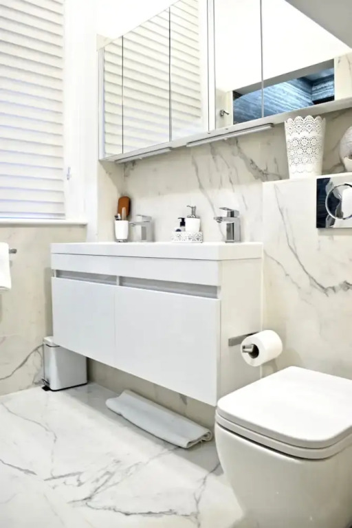3 Bedroom Apartment in Kensington