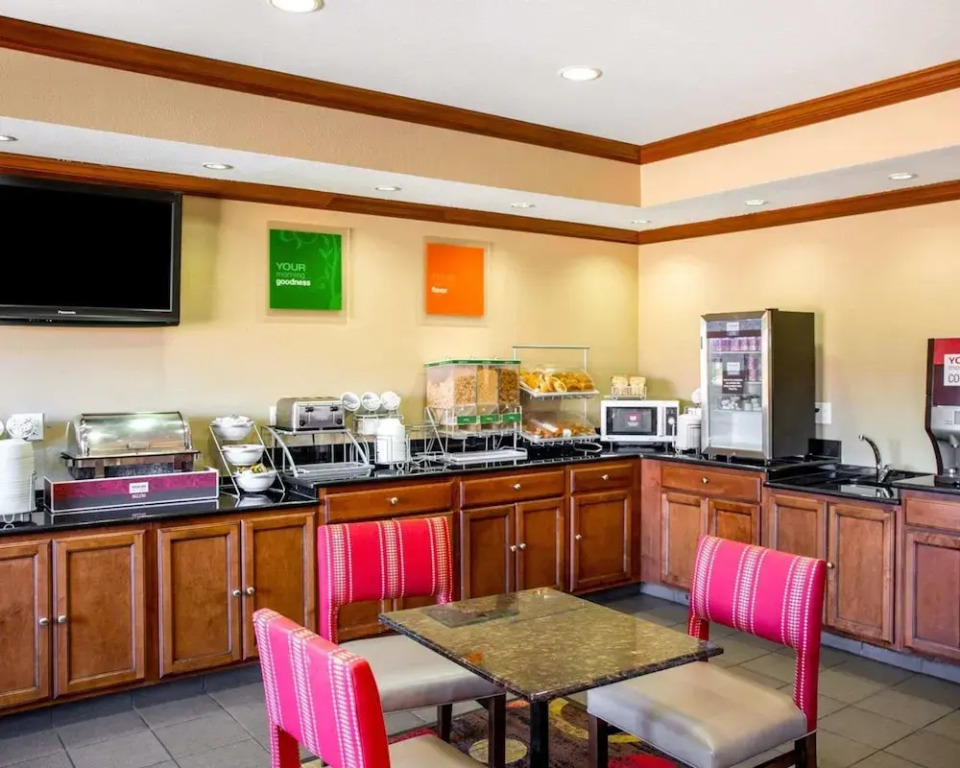 Comfort Inn & Suites Coralville - Iowa City near Iowa River Landing