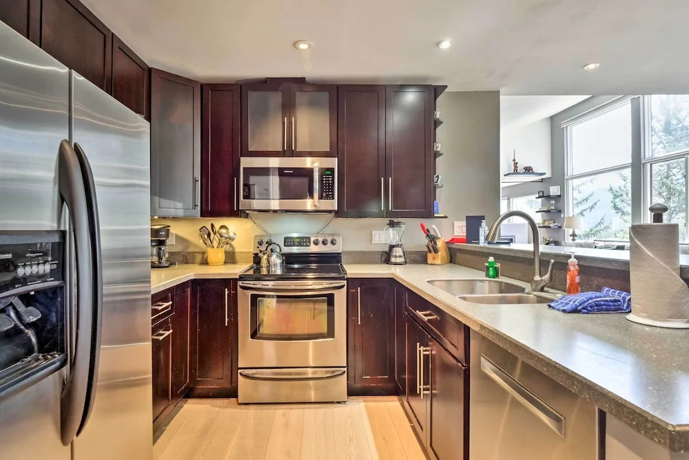 Tranquil Avon Vacation Unit w/ Luscious Views