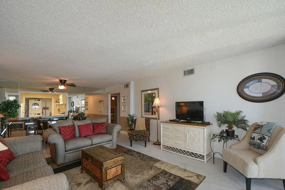 Shoreline 3044 Condo by RedAwning