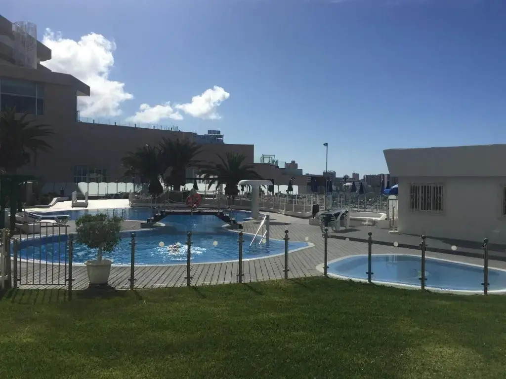Primera línea de mar ! Wuifi y parking gratis!