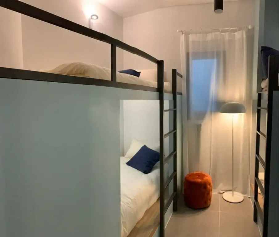 g g bae Hostel - Caters to Women