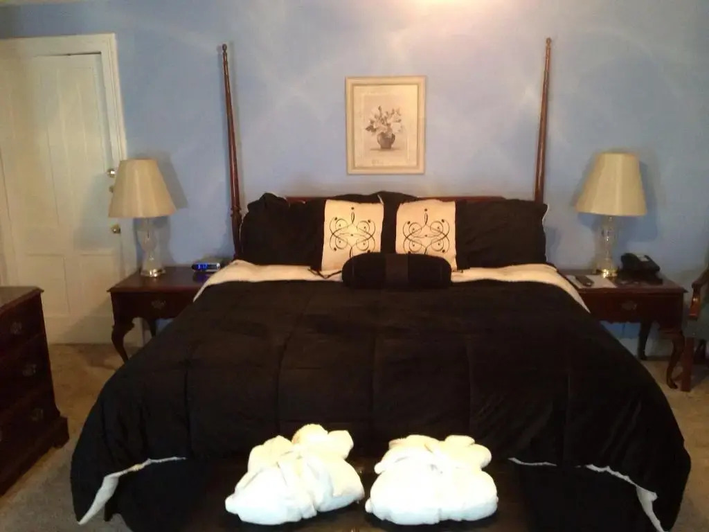 The Tunnicliff Inn