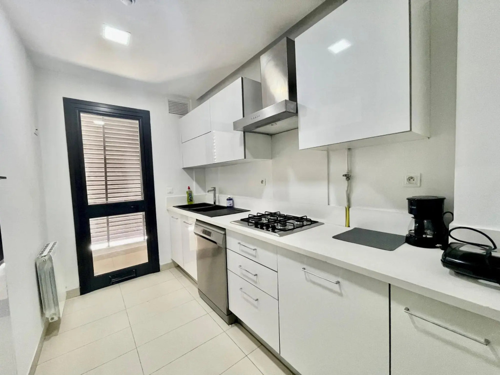 NEW Bright and Luxurious 2bds in Rd Malaga B10
