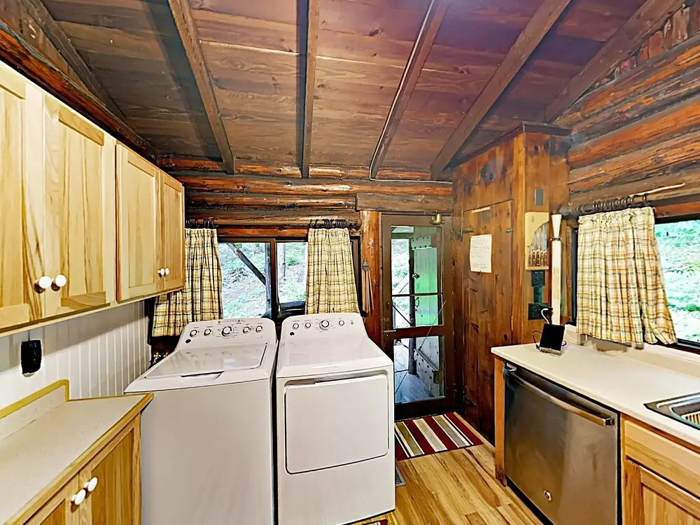 New Listing! Sprucewold W/ Bay-view Veranda 3 Bedroom Cottage