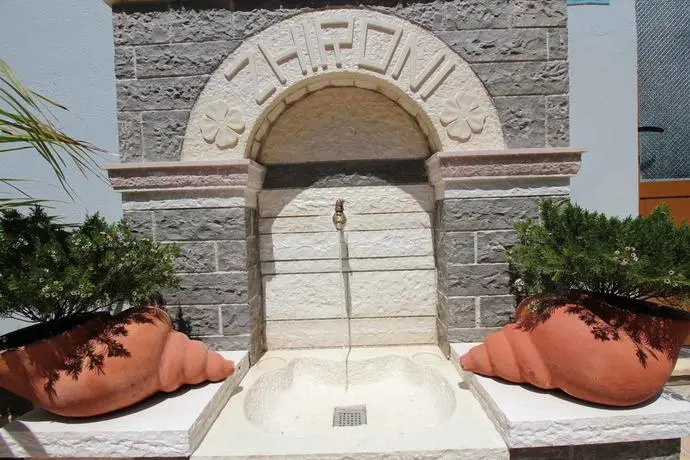 Hotel Zhironi