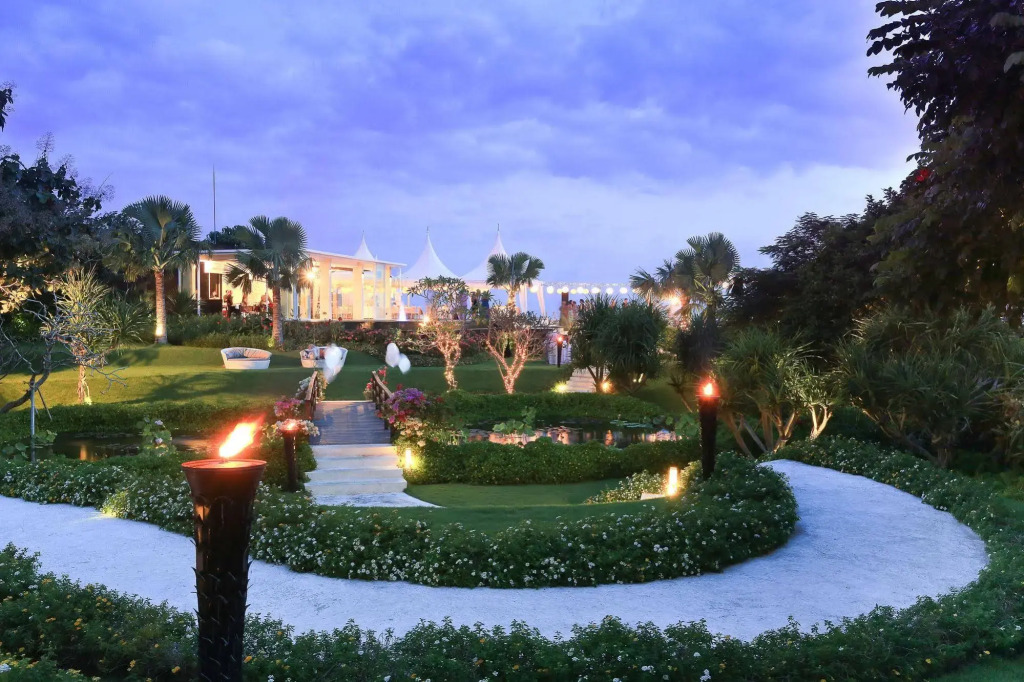 The Sanctus Villa
