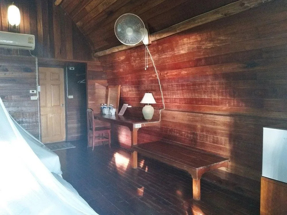 Aow Noi Resort