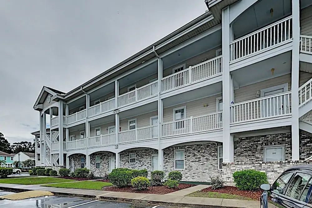 Chic W/ Balcony, Pool & Golf Course Views 2 Bedroom Condo