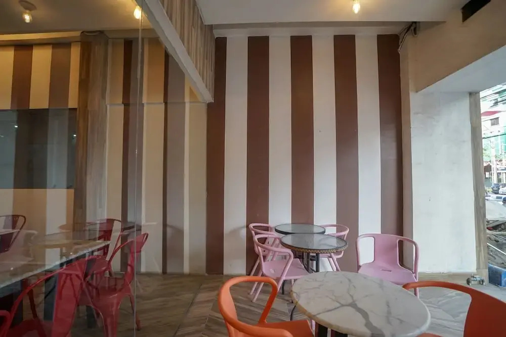 OYO 1270 Residence 8