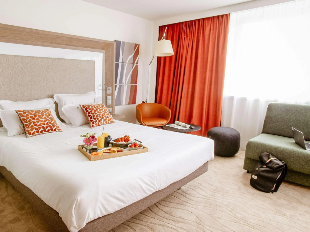 Novotel Lyon Centre-Confluence Bord de Saone
