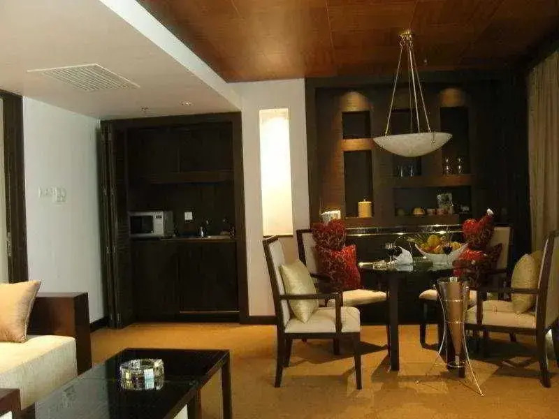 Days Hotel & Suites