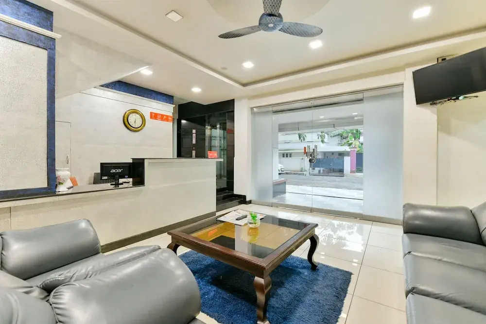 OYO 16532 Anchor House Hotel