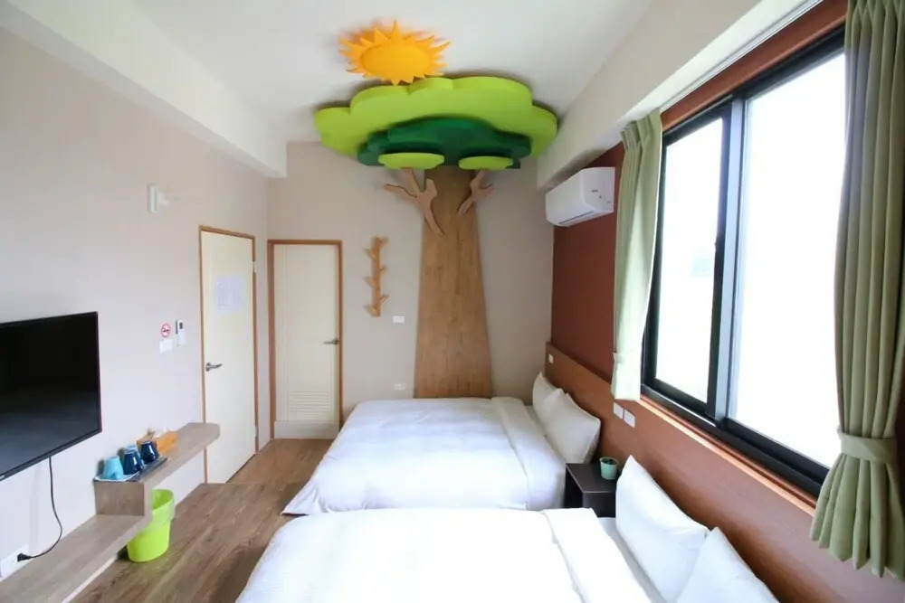 Elfin Kids and Pets B&B