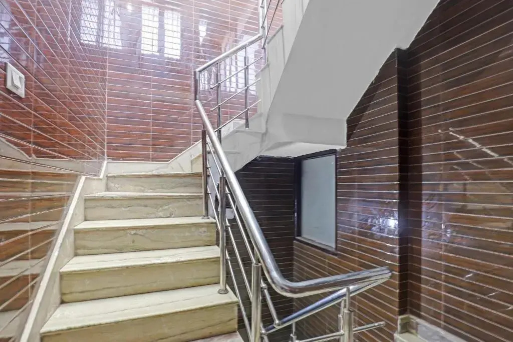 OYO 84081 Hotel Suhani Katra