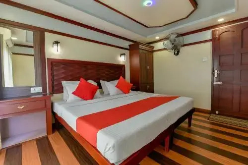 OYO 23227 Alleppey Eco Houseboat 3 Bhk