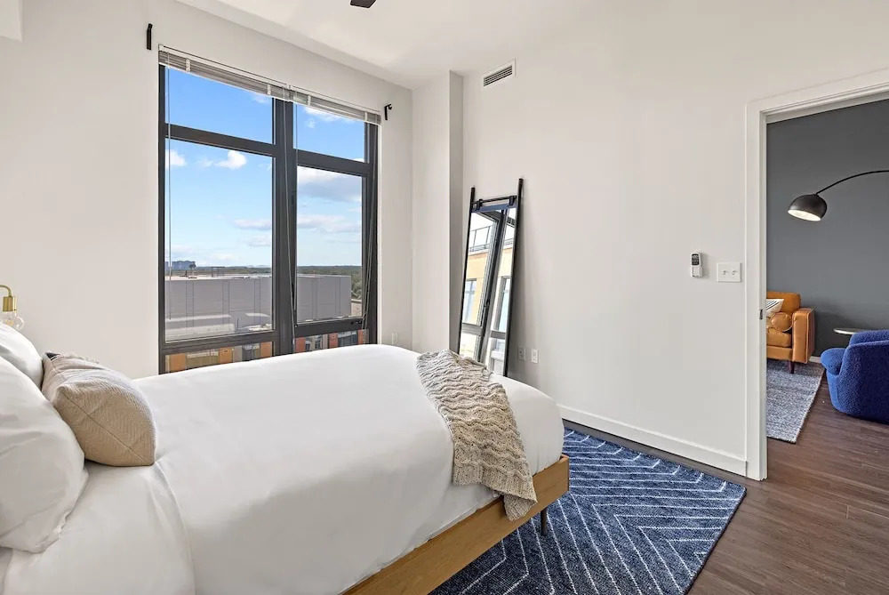 Global Luxury Suites in Ballston