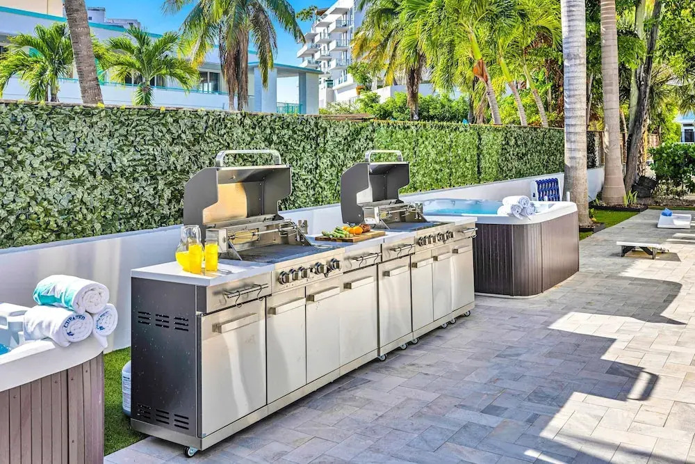 Beach Condo King Bed Lush Patio w BBQ Birch Key Eight