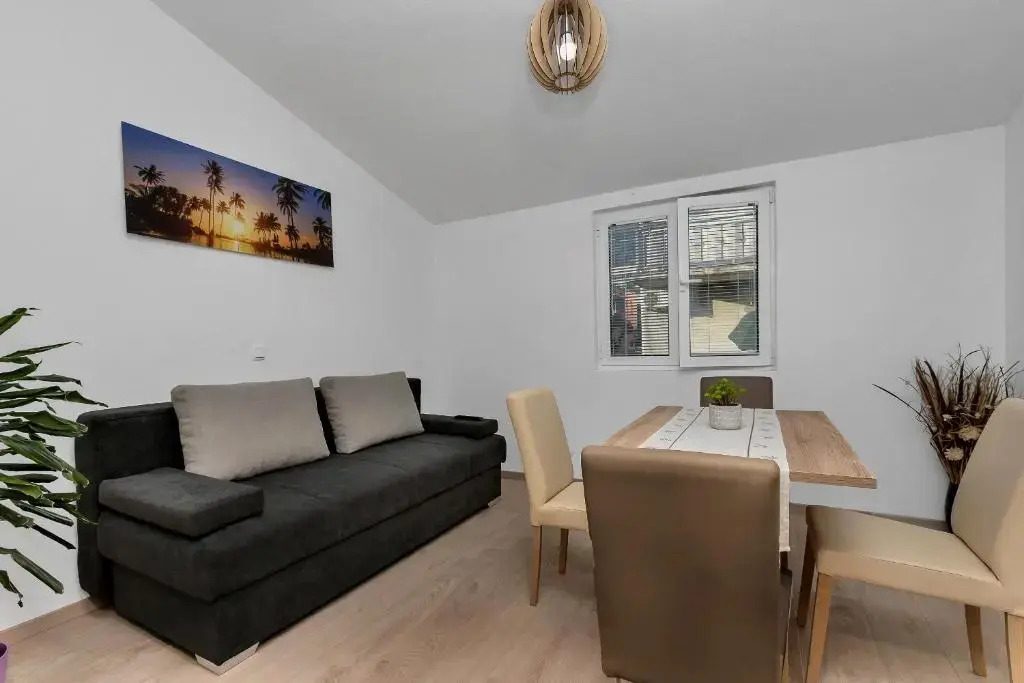 Family apartments Leona Makarska