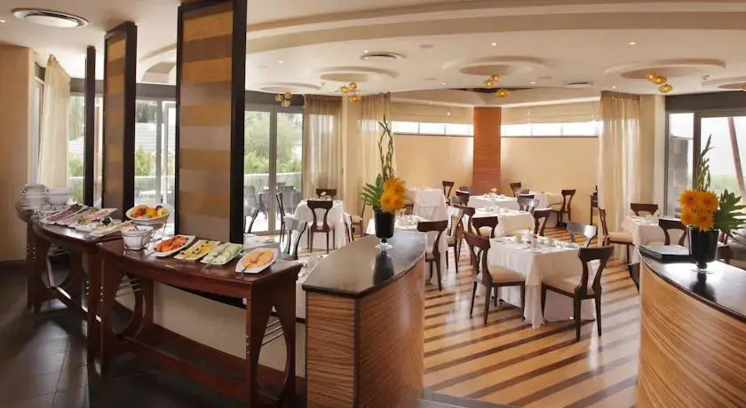 Moloko Executive Apartments & Hotel