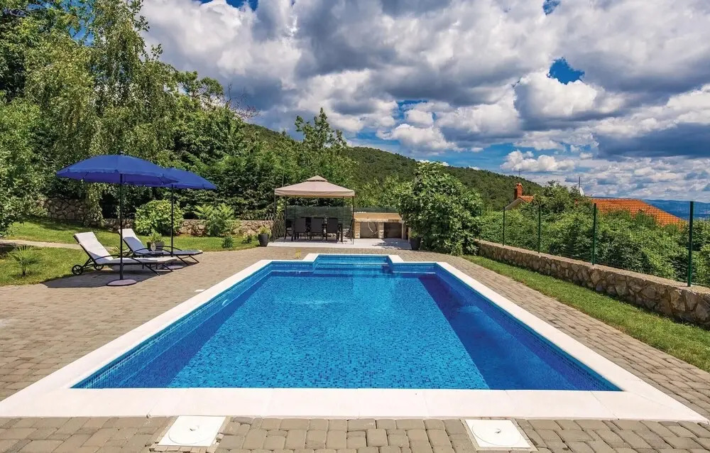 Pet Friendly Home In Veprinac