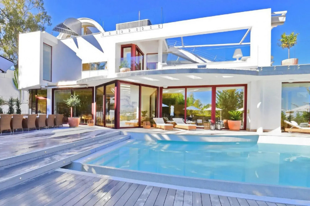 30290 - Stunning  Luxury Unique Villa