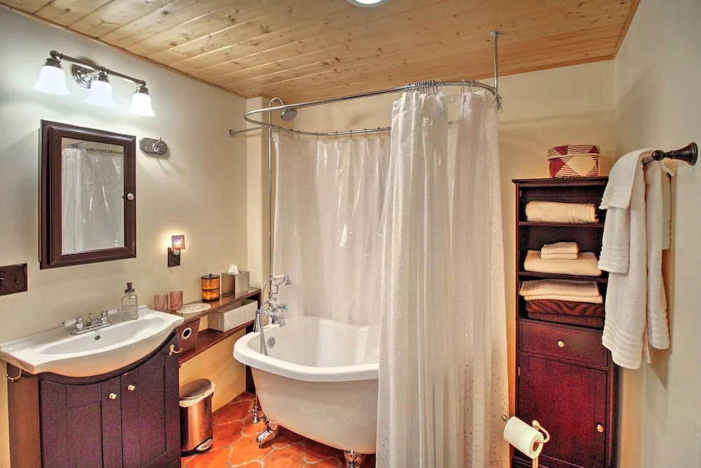Charming Couples Casita, Walk to Old Mesilla Plaza