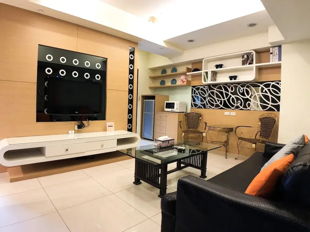 Q square Garden Apartment 13