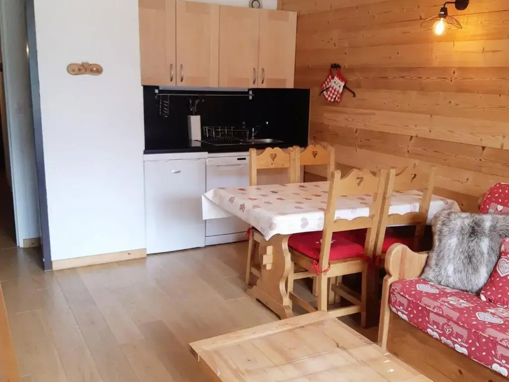 Appartement Les Deux Alpes, 1 pièce, 4 personnes - FR-1-516-12