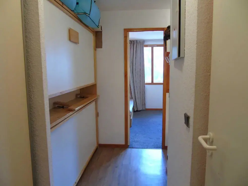 Lou Services Apartment M2-221 LSI 001