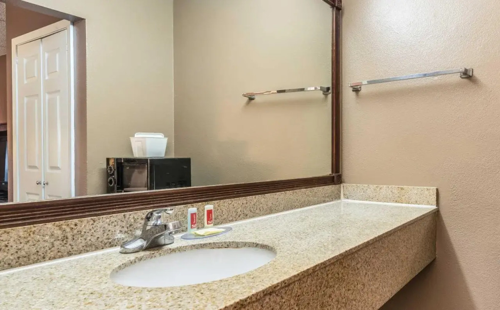Econo Lodge Columbus near Airport