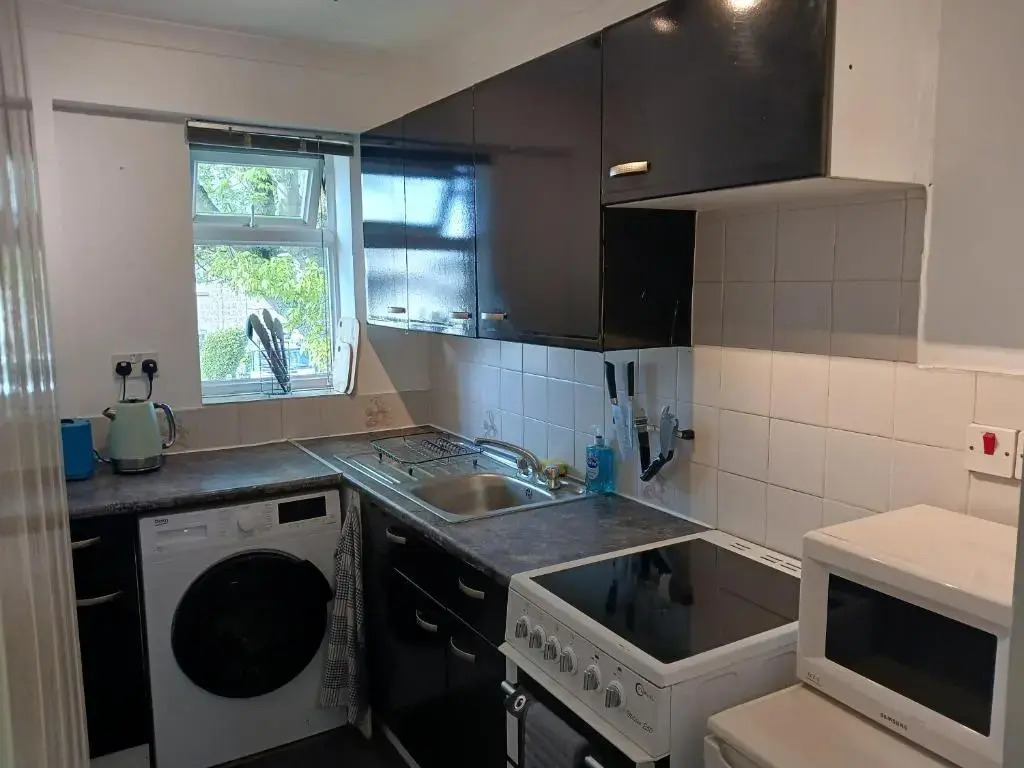 Cosy 1-bed Apartment in Swindon, Private Parking