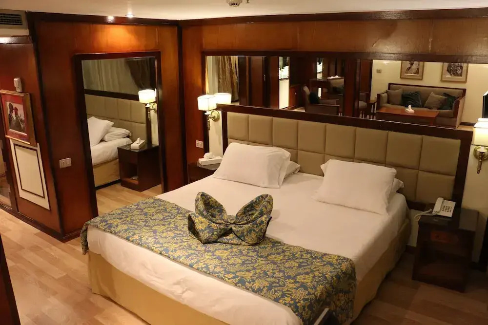 MS Nubian Sea Lake Cruise