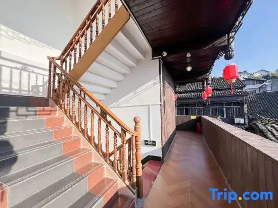 Manju Chatong Homestay (Border City Scenic Area)