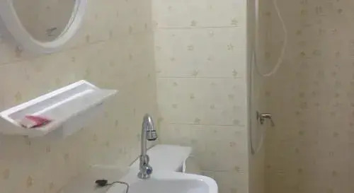 258 Room Place