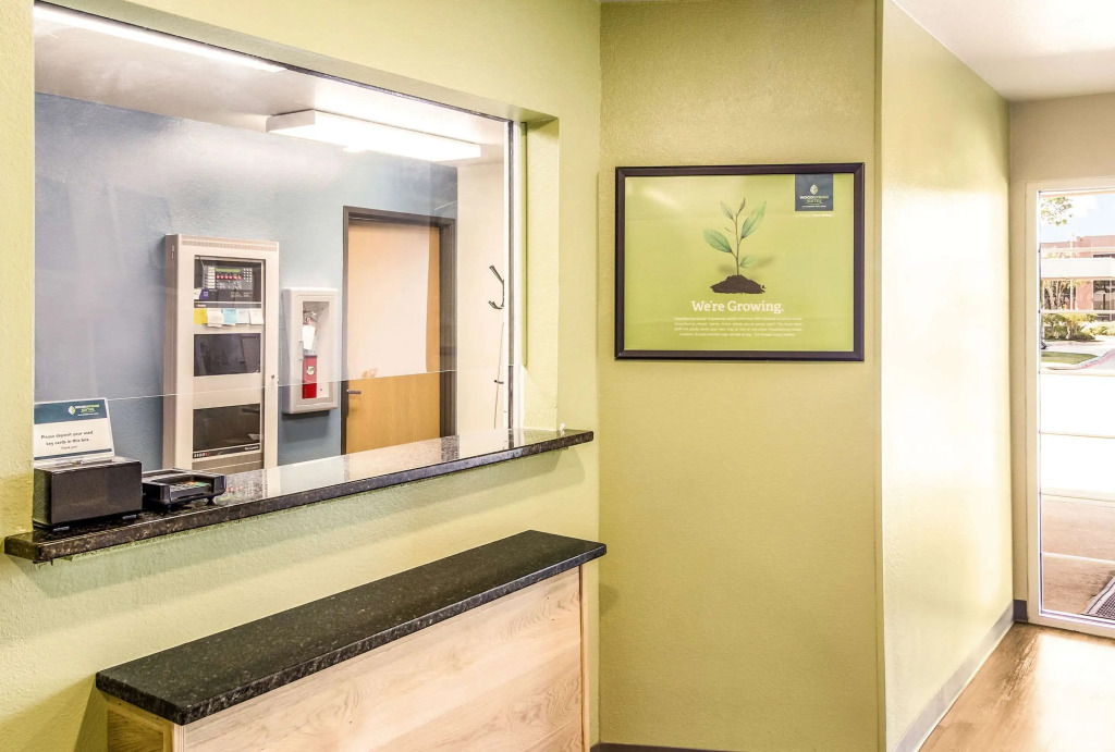 WoodSpring Suites Houston Baytown