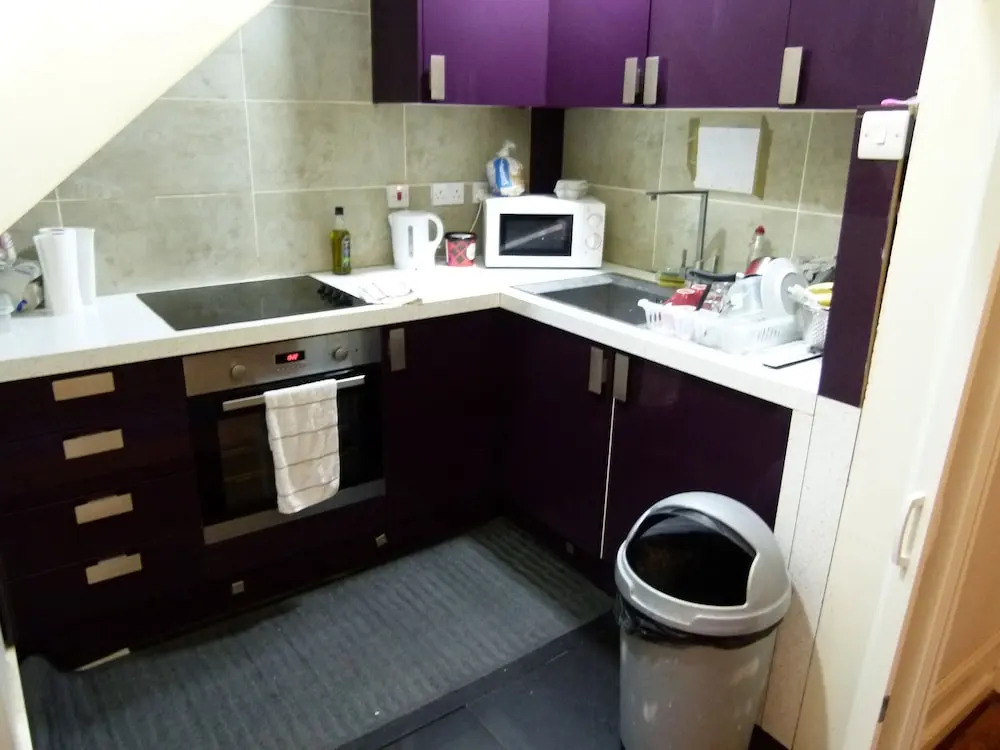 SS Property Hub - Family Apartment Barons Court
