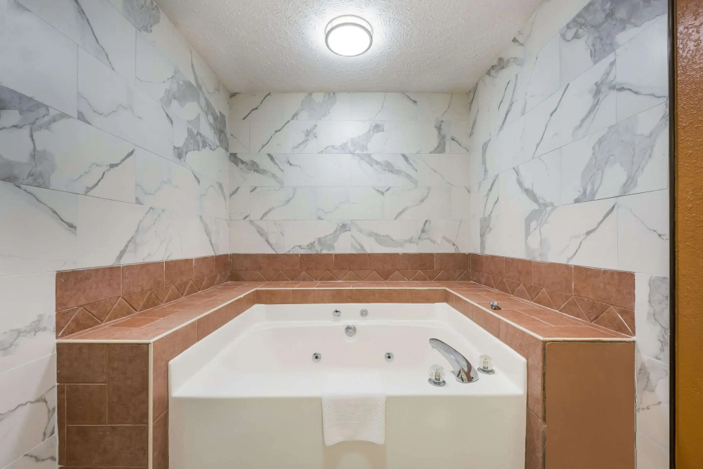 Econo Lodge Selmer