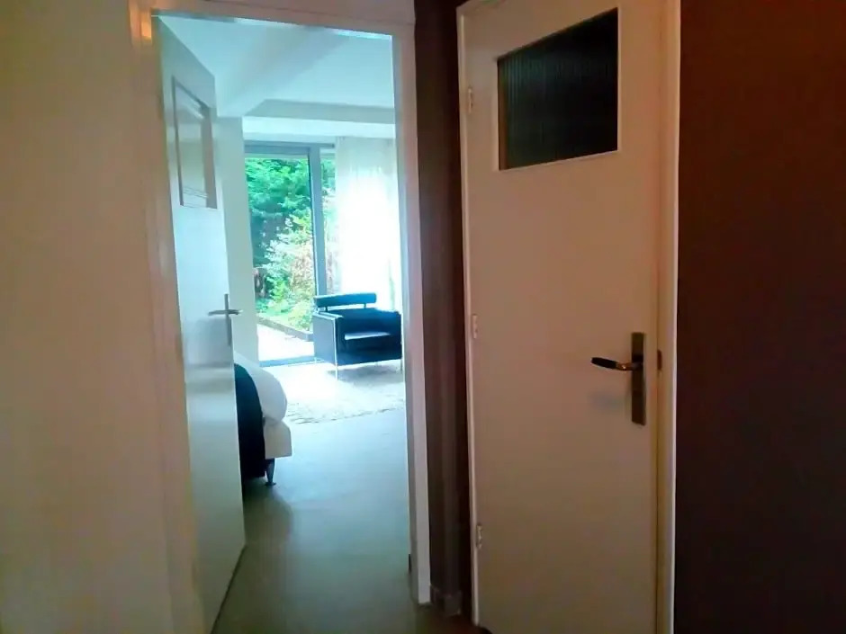 At number 6, B&B or bed only, 150 mtr from tram stop 20 min to centre