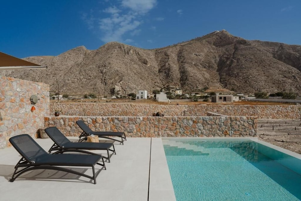 Rizes Villas Santorini with private pool