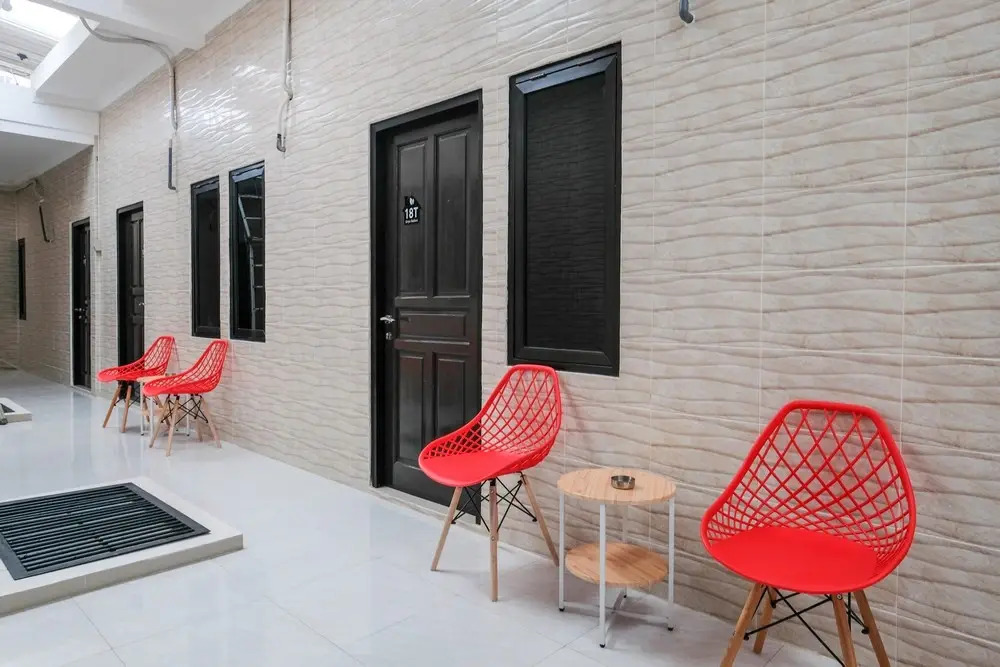 RedDoorz Syariah near Stasiun Gubeng 2