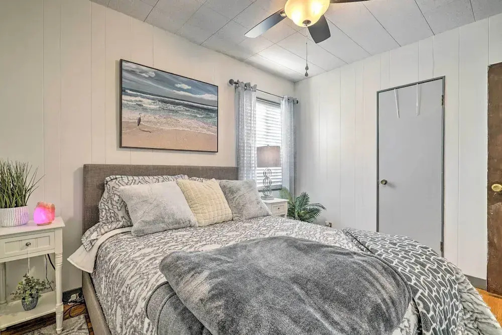 Pet-friendly El Paso Escape w/ Patio + Grill!