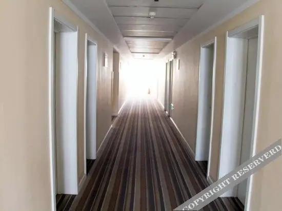 Yuebaike Business Hotel Tangshan Chezhan Road