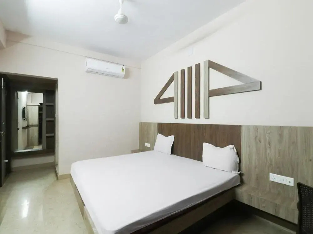 Smile Holiday Inn