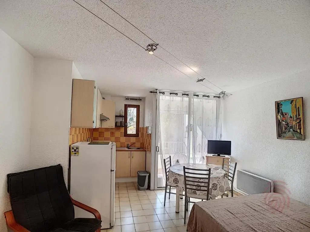 Appartement Lamalou-les-Bains, 1 pièce, 2 personnes - FR-1-451-87