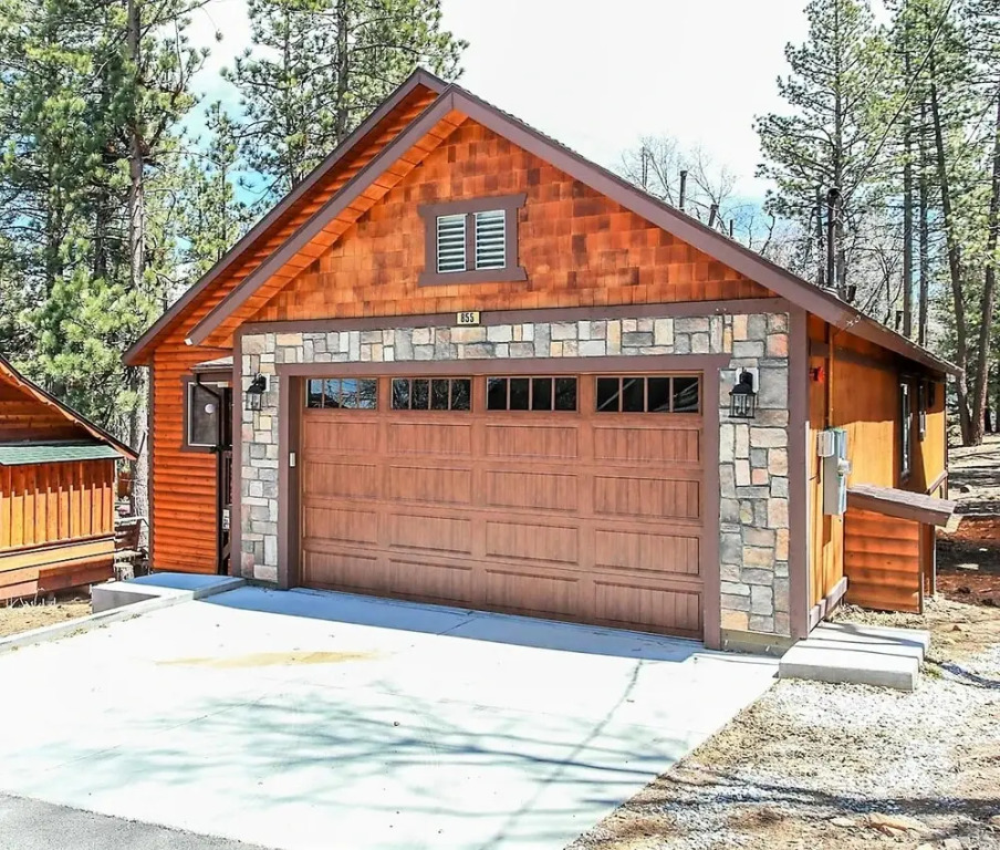 Alpine Chalet-1840 by Big Bear Vacations