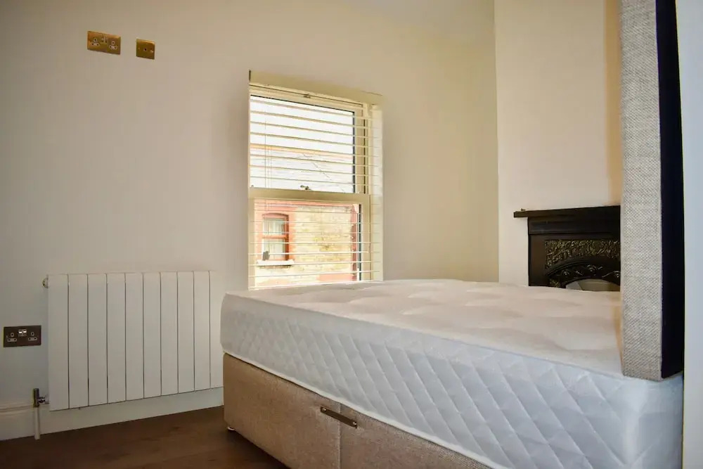 Classic 2 Bedroom Home Near the City Centre