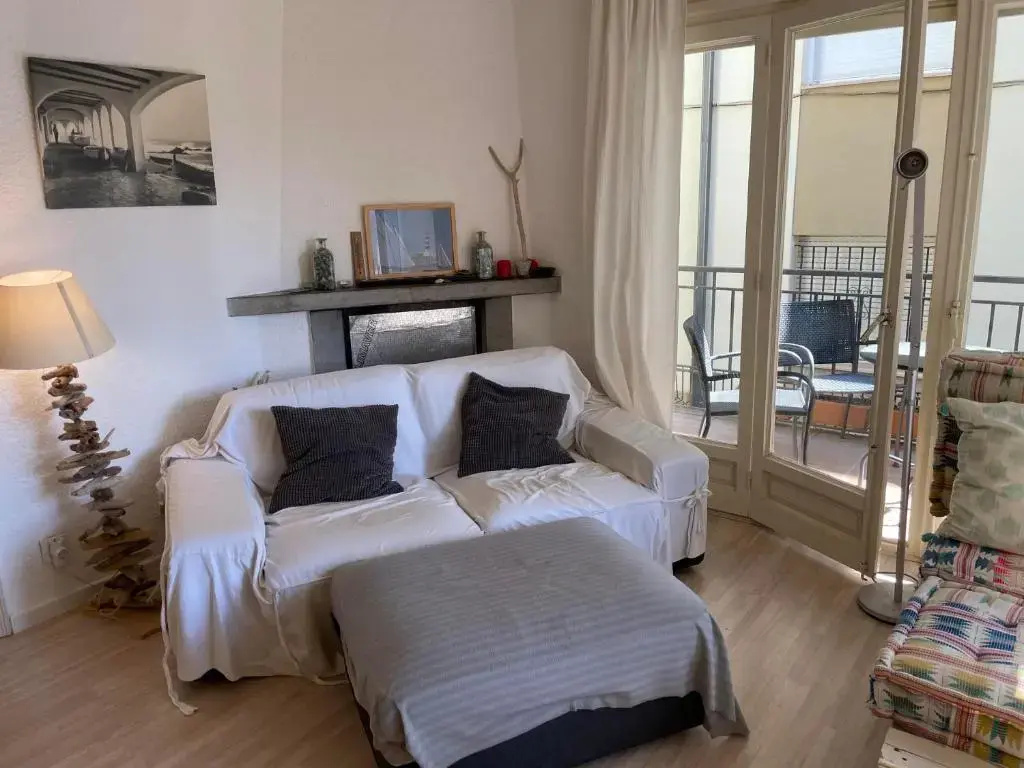 AJ-26 CALELLA DE PALAFRUGELL 6 Pax
